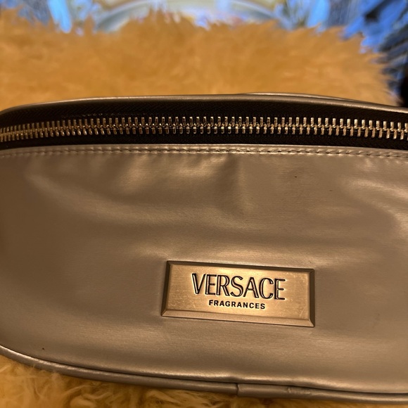 Fanny Pack Versace Adjustable Strap Good used condition!! - Picture 13 of 16